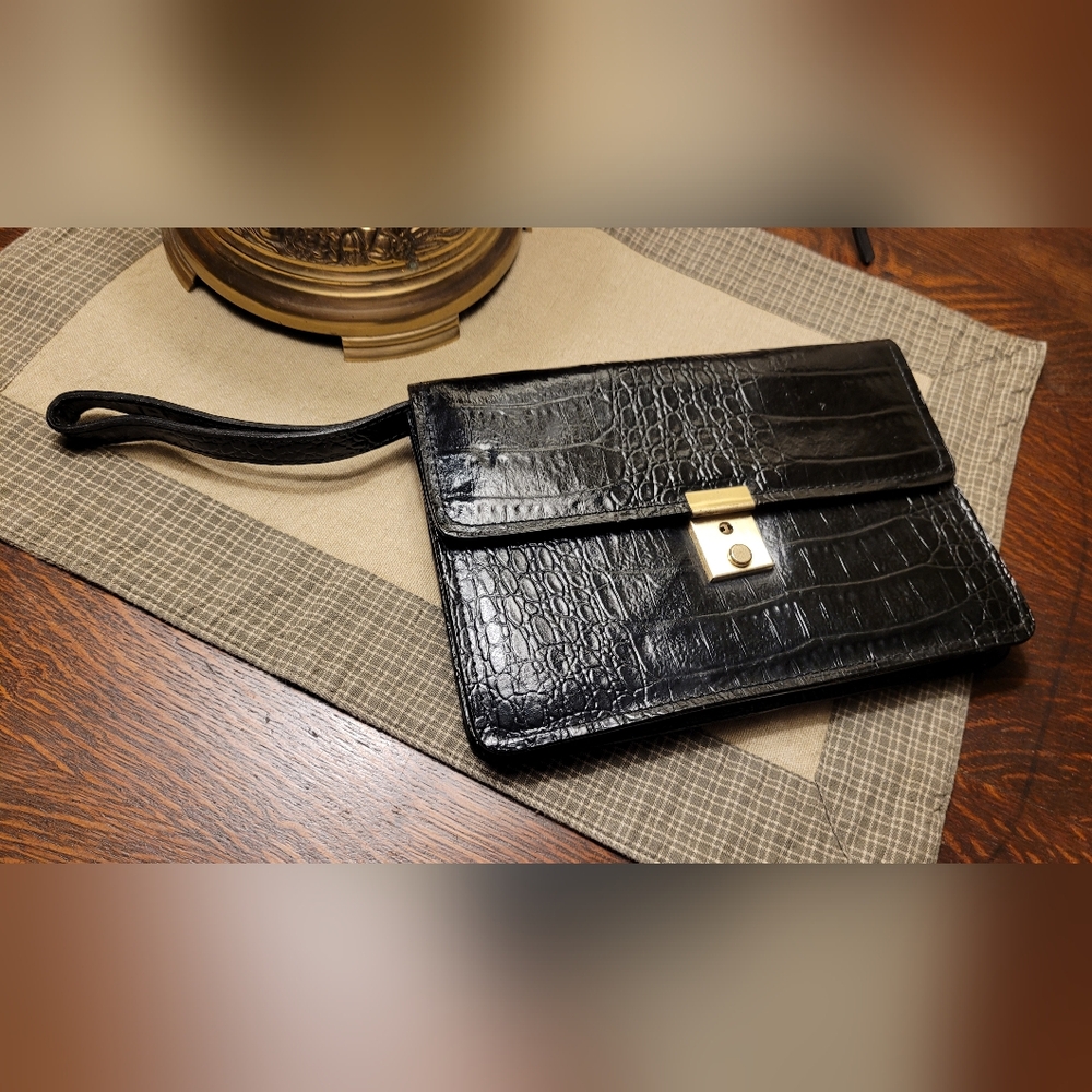 Vintage Vivace Black Leather  Croc-Embossed Clutch with hideaway Wristlet